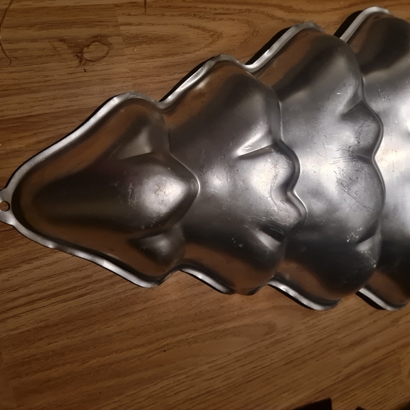 Christmas Tree Baking Pan Mold 14 Inch - Picture 5 of 6